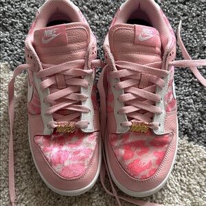 Nike dunk Women's Pink Sneakers